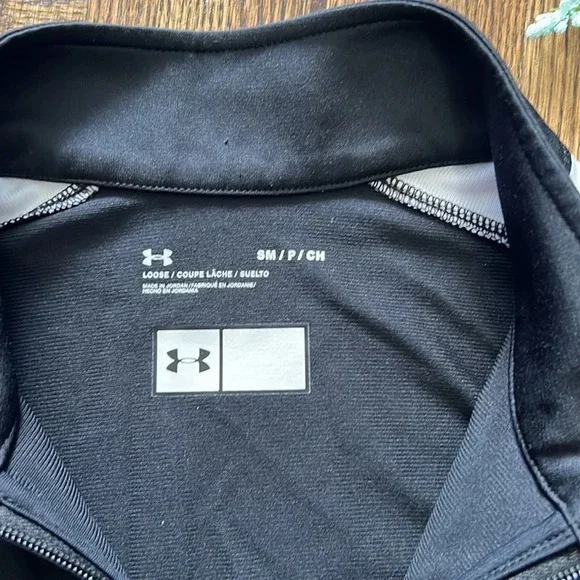 UNDER ARMOUR Jacket - Picture 2 of 4